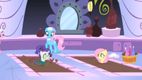 Rarity and Fluttershy getting a seaweed wrap S1E20