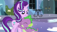 S06E02 Spike przytula Starlight