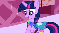 Twilight's new outfit S1E03