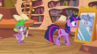 Twilight looking at mirror S2E20