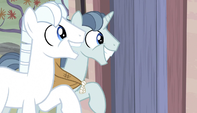 Party Favor and Double Diamond knock on Starlight's door S5E01