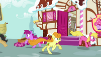Ponies escape S02E19
