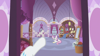 Rarity kicking door S2E23