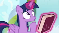 Twilight Sparkle levitating a book S9E5.png (1.08 MB)