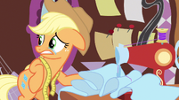 Applejack tearful plea of help S3E13