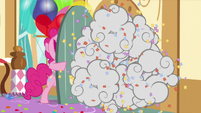 Burst of confetti behind Pinkie's door S5E3