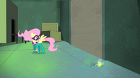 Fluttershy notices hurt firefly S4E06