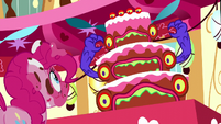 Monster cake appears before Pinkie S5E13