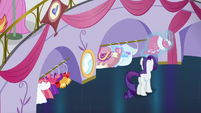 Rarity hangs up the last dress S5E14