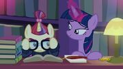 S05E12 Moondancer i Twilight w bibliotece.jpg