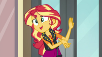 Sunset invites Fluttershy to the movies EGDS26