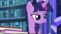 Twilight raises an eyebrow at the Crusaders S6E19