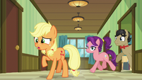 Applejack, Filthy, and Spoiled back in the hallway S6E23