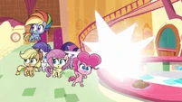 Discord leaves while Mane Six are distracted PLS1E10b.png (1.04 MB)