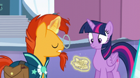 Sunburst crumples the paper S6E2