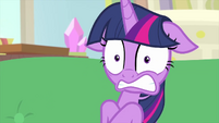 Twilight Sparkle starting to freak out MLPS4