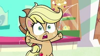 Applejack panicking "Fluttershy's here!" PLS1E8b.png (706 KB)