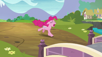 Pinkie Pie running away in tears S8E3