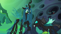 Queen Chrysalis looking angry at Thorax S6E26
