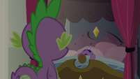 Spike watching Twilight sleep S5E10