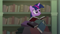 Twilight on a pile of books S04E03