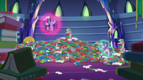 Castle of Friendship library a mess of books S6E21