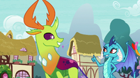 Princess Ember giving Thorax a thumbs-up S7E15