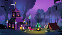 Rarity and Applejack entering their respective tents S3E06
