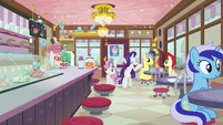 Rarity and Sweetie Belle arrive at the ice cream shop S7E6