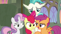 Scootaloo tells Apple Bloom to settle the tie S8E6