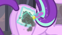 Starlight paints equal sign cutie mark on her flank S5E02