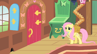 Fluttershy walking out to return Philomena S1E22