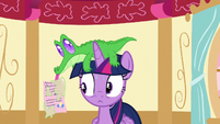 Gummy shows Twilight a letter from Pinkie S5E11