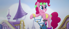 Pinkie Pie sees something better to do MLPTM
