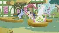 Ponies at lunch S5E9.png (1.99 MB) Cutie mark?