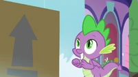 Spike looking excitedly at the package S9E5.png (733 KB)