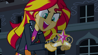 Sunset Shimmer com a coroa EG