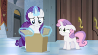 Sweetie Belle gives the box back S4E19