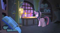 Twilight continues her evening studies S1E24