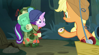 Applejack giving Starlight the compass S8E13