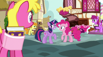 Pinkie's fans not laughing at Twilight S7E14