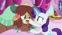 Rarity stops Yona from licking her hooves S9E7