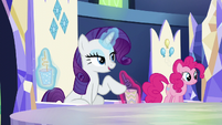 Another drink appears in front of Rarity S5E22
