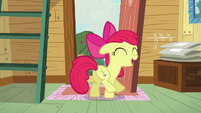 Apple Bloom shows off her cutie mark S5E4