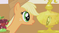 Applejack fascinated by reflection S1E04