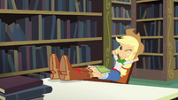 Applejack winking at Sunset EG3