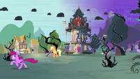 Black vines and thorny clouds in Ponyville S4E01