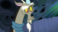 Discord looking puzzled at Starlight Glimmer S6E26