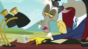 Discord pressing the intercom button S6E17