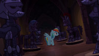 Rainbow Dash looking for Applejack S4E03